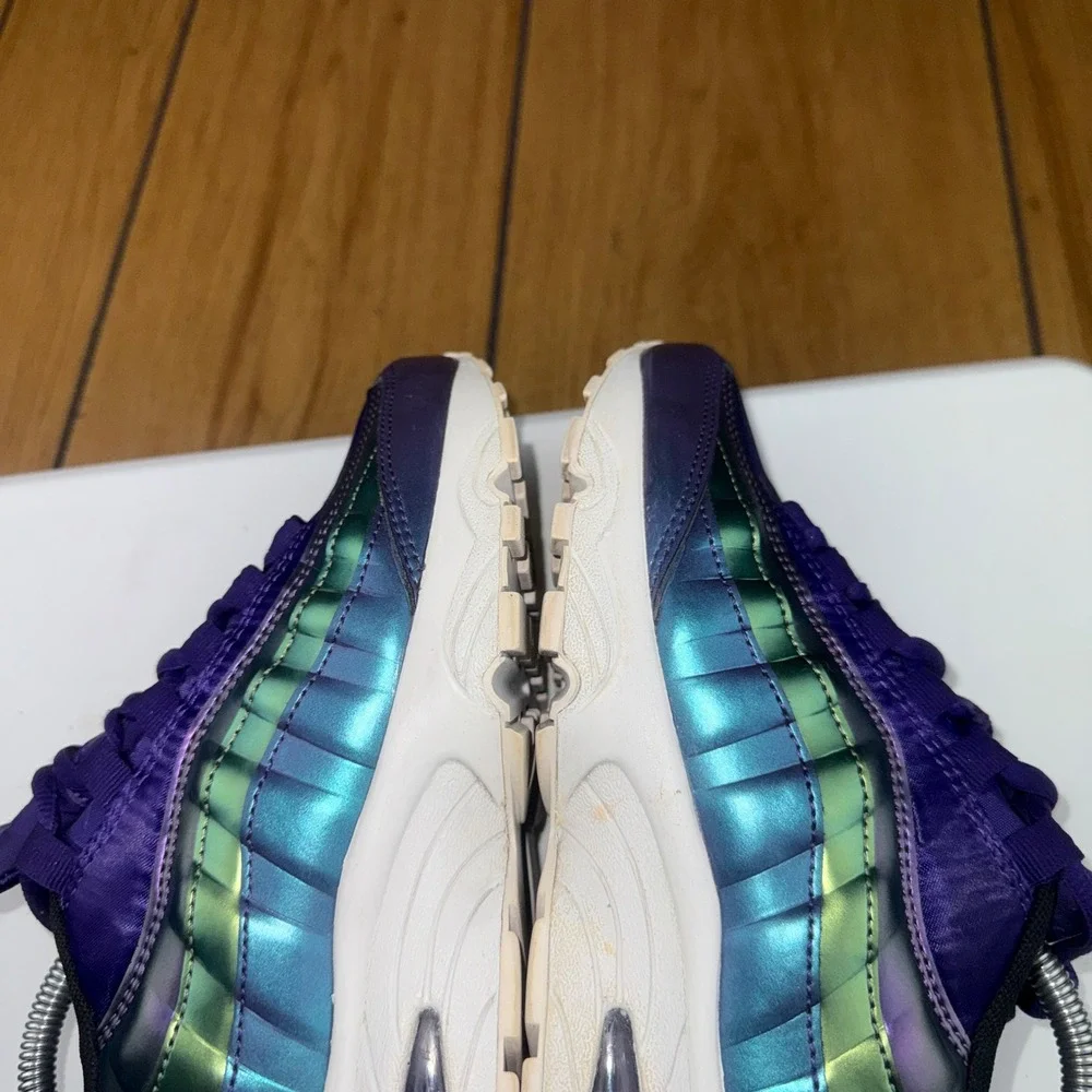 Nike Air Max 95 Kids Youth Size 4Y Purple Teal Iridescent‎ AJ1899 500